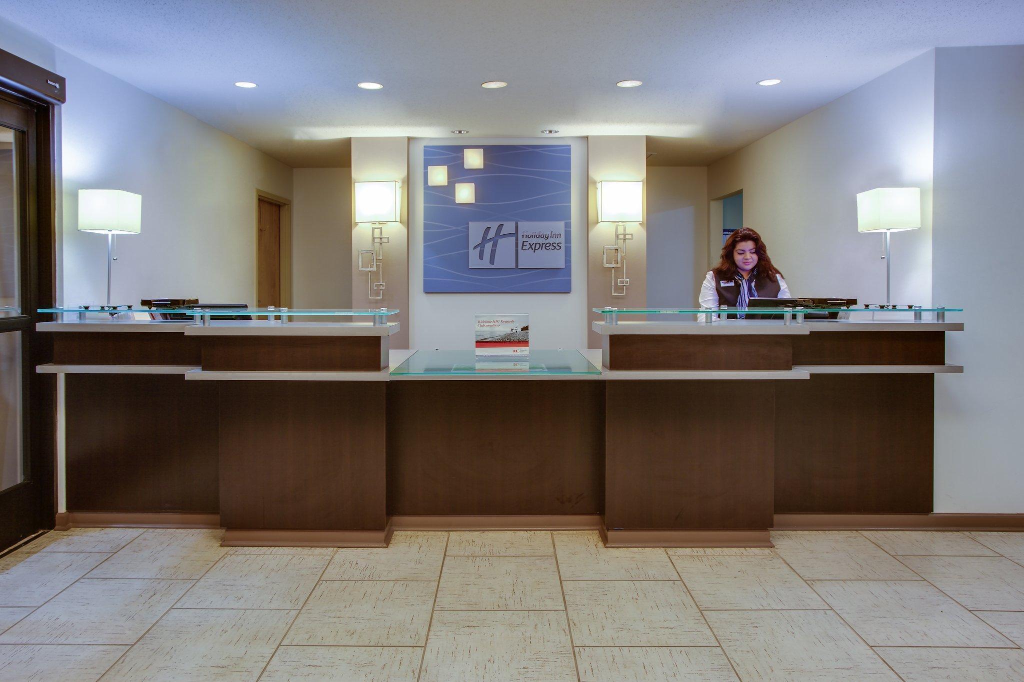 Holiday Inn Express Hotel & Suites Greensboro-East By Ihg Екстер'єр фото