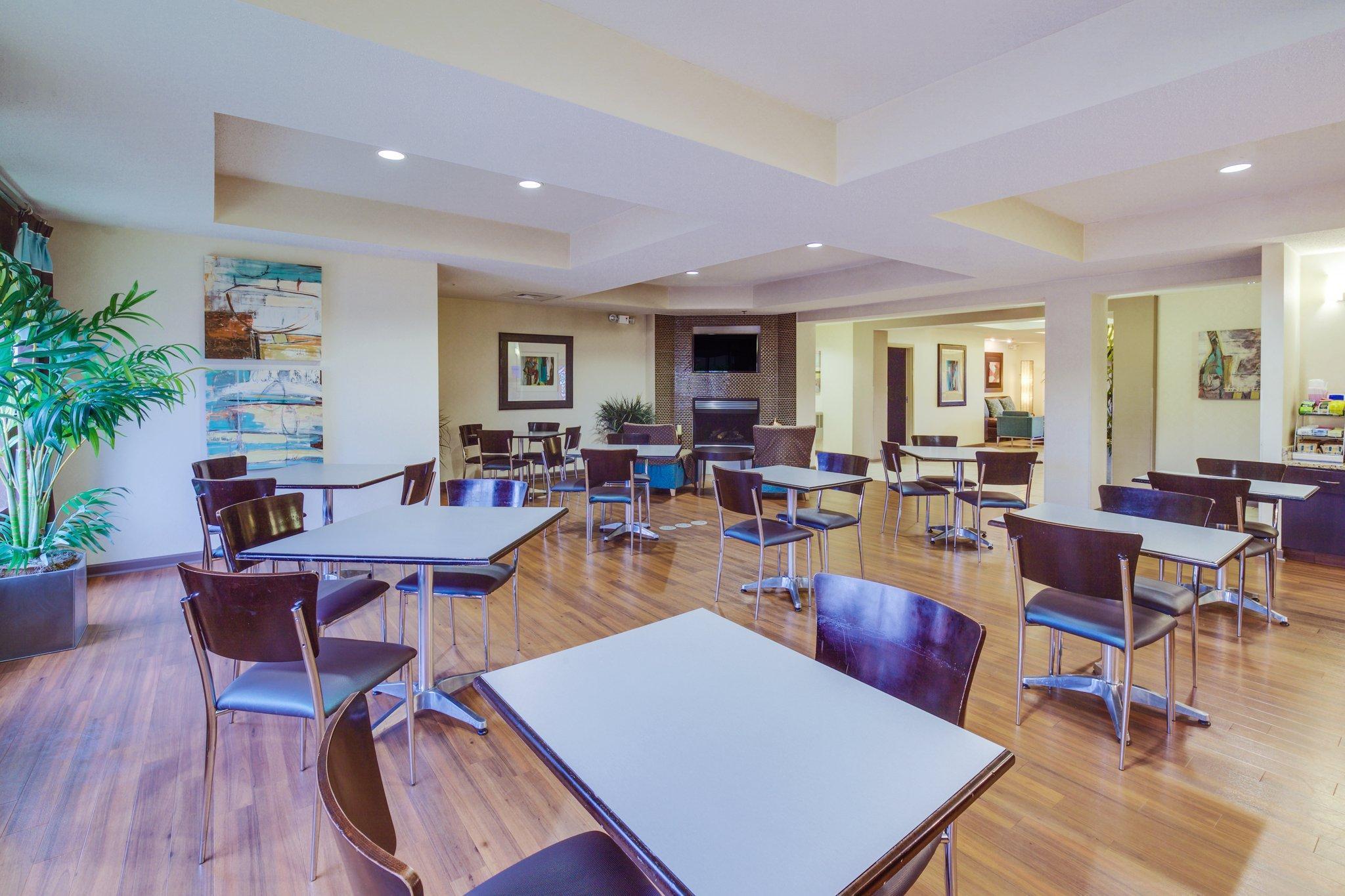 Holiday Inn Express Hotel & Suites Greensboro-East By Ihg Екстер'єр фото