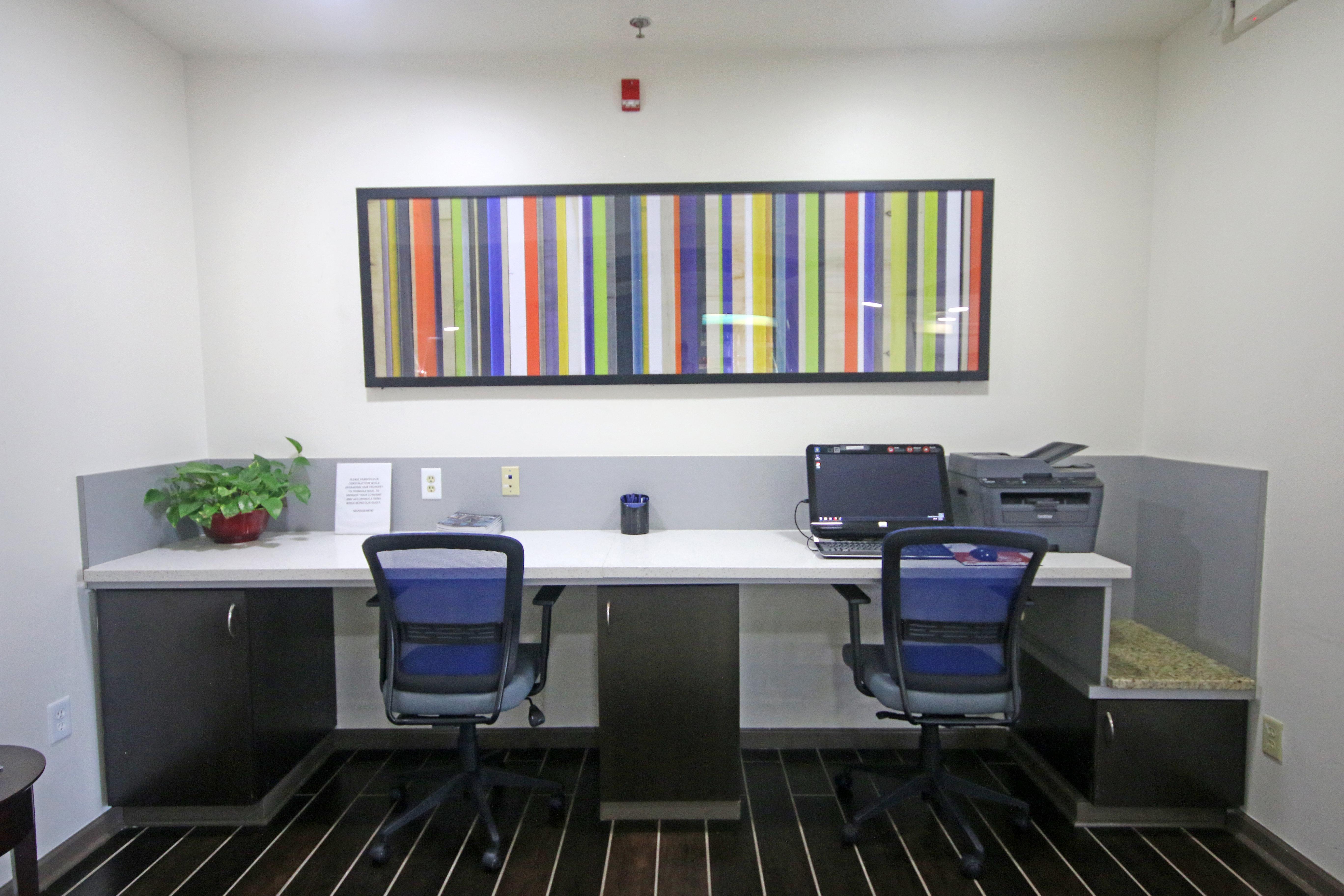 Holiday Inn Express Hotel & Suites Greensboro-East By Ihg Екстер'єр фото