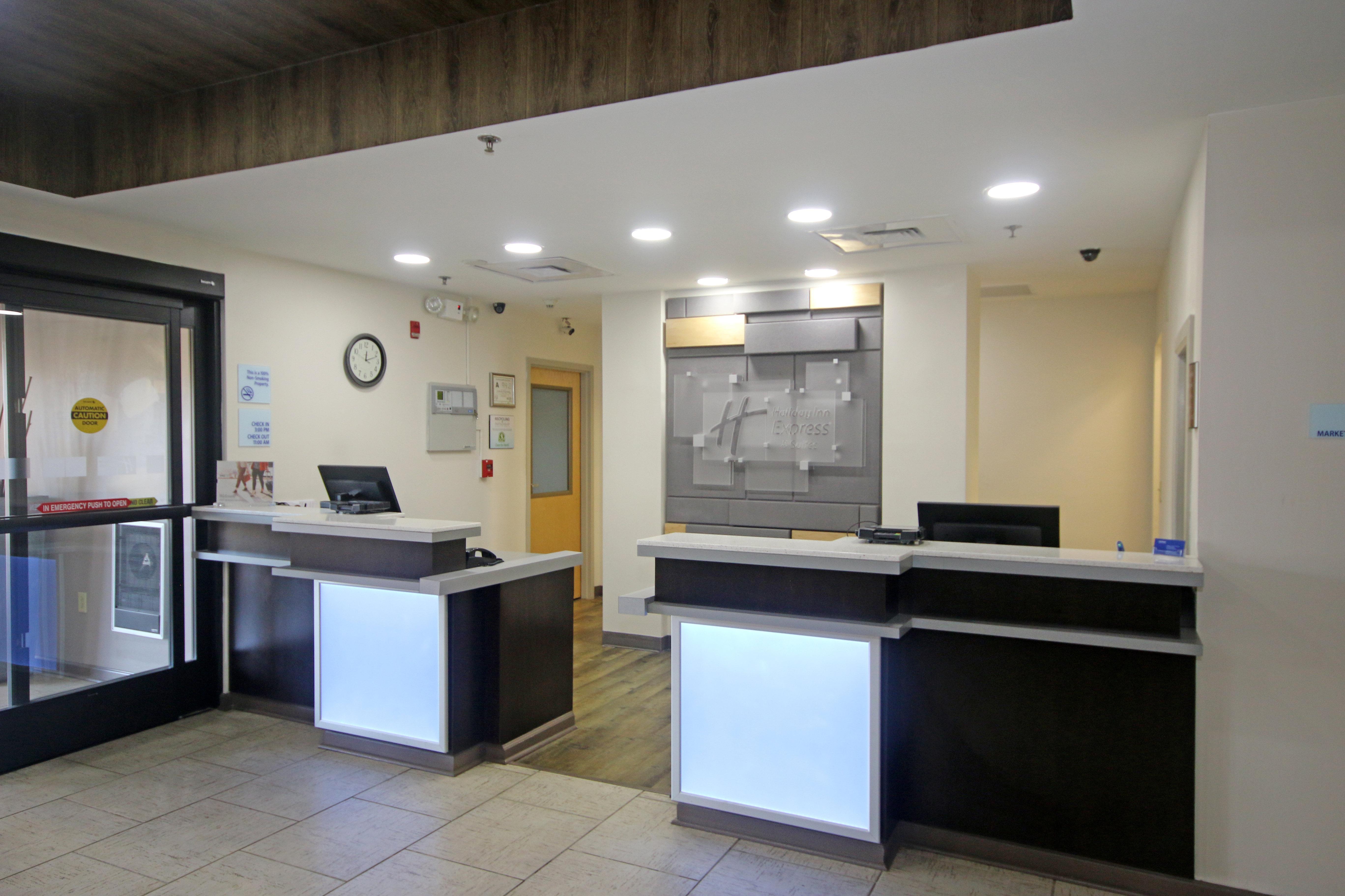 Holiday Inn Express Hotel & Suites Greensboro-East By Ihg Екстер'єр фото