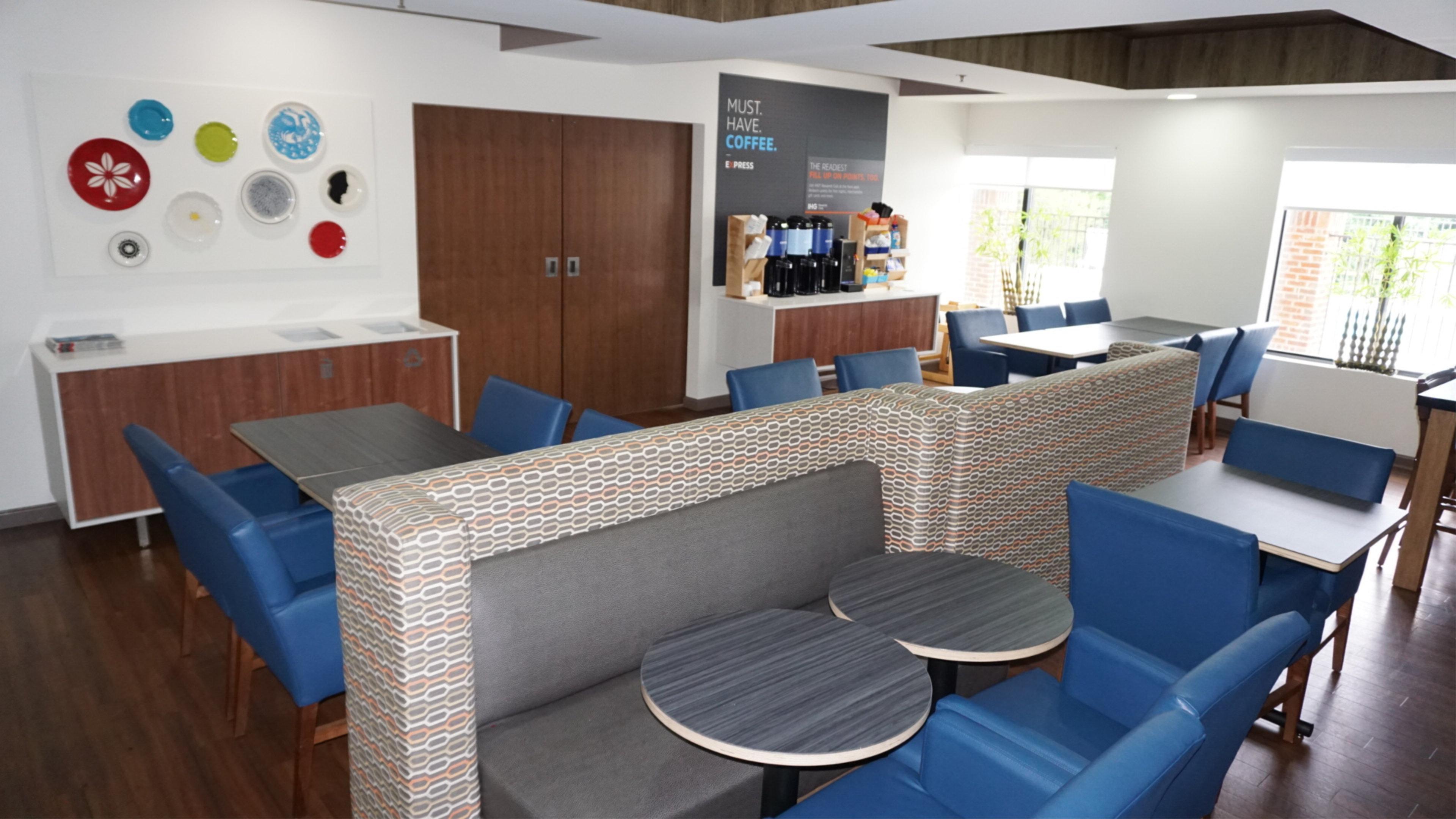 Holiday Inn Express Hotel & Suites Greensboro-East By Ihg Екстер'єр фото