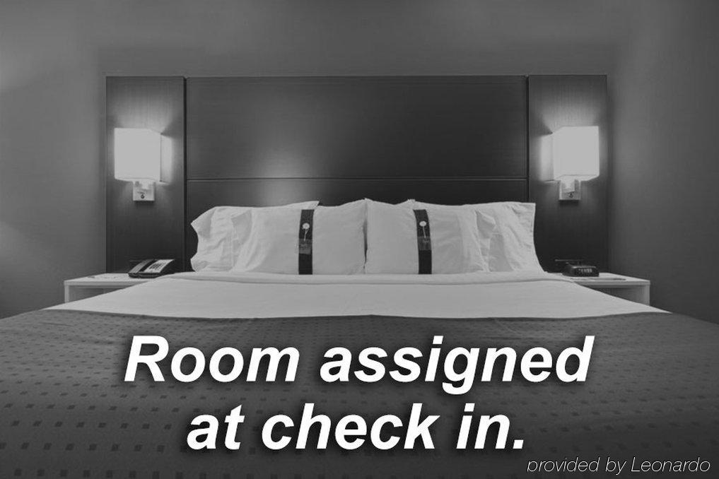 Holiday Inn Express Hotel & Suites Greensboro-East By Ihg Екстер'єр фото