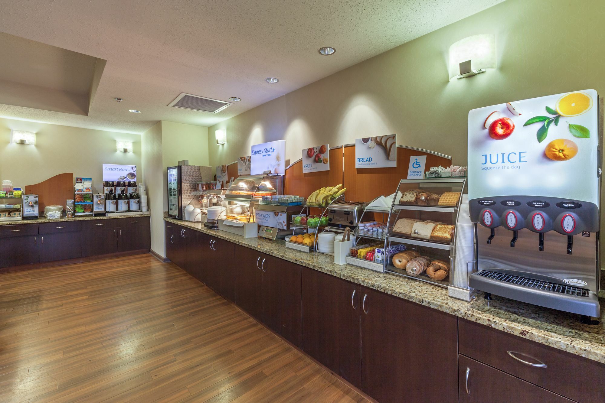 Holiday Inn Express Hotel & Suites Greensboro-East By Ihg Екстер'єр фото