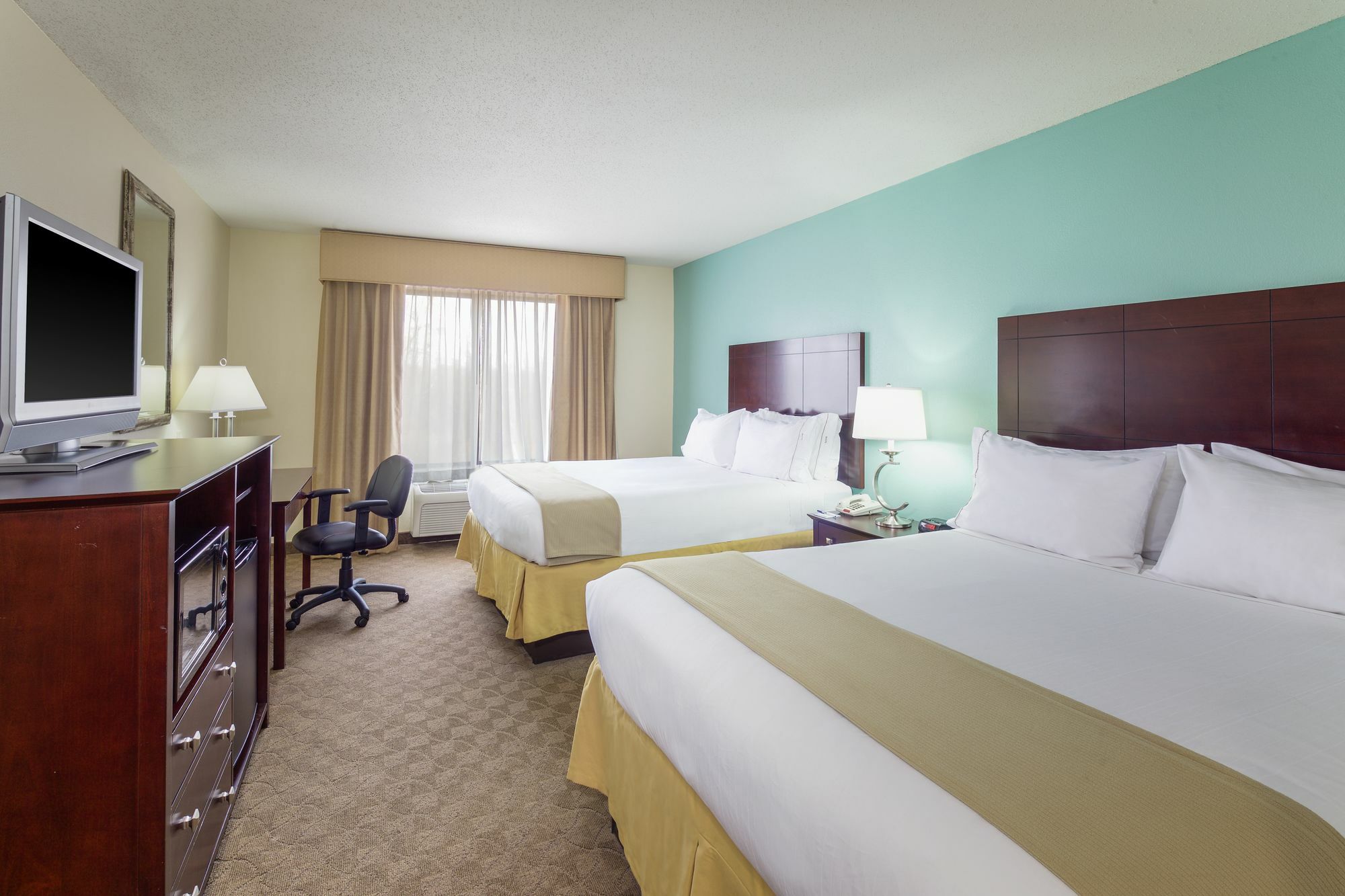 Holiday Inn Express Hotel & Suites Greensboro-East By Ihg Екстер'єр фото