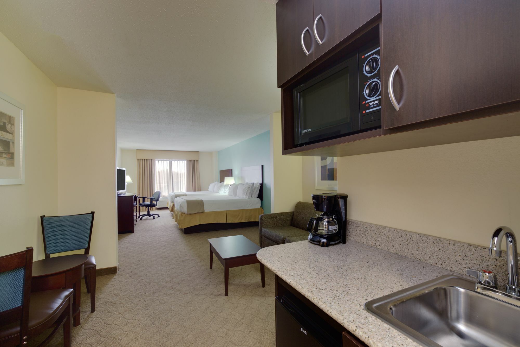 Holiday Inn Express Hotel & Suites Greensboro-East By Ihg Екстер'єр фото